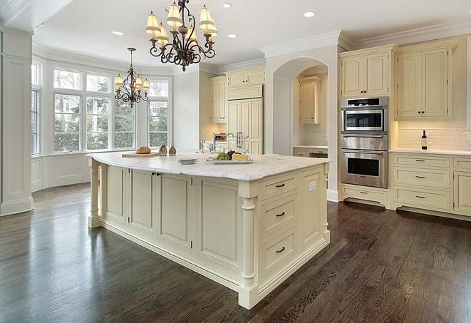 wood-look laminate floors in bright, airy kitchen in Berlin